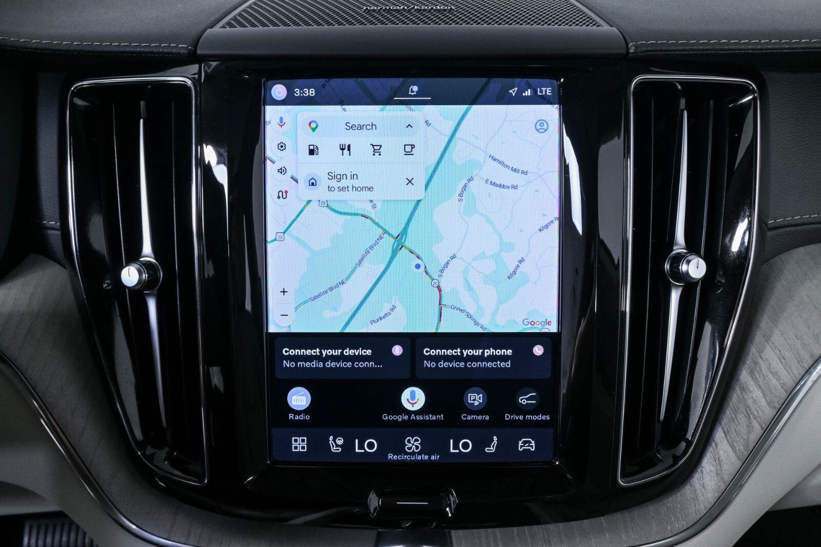 Certified 2023 Volvo XC60 B5 Ultimate FWD image 16