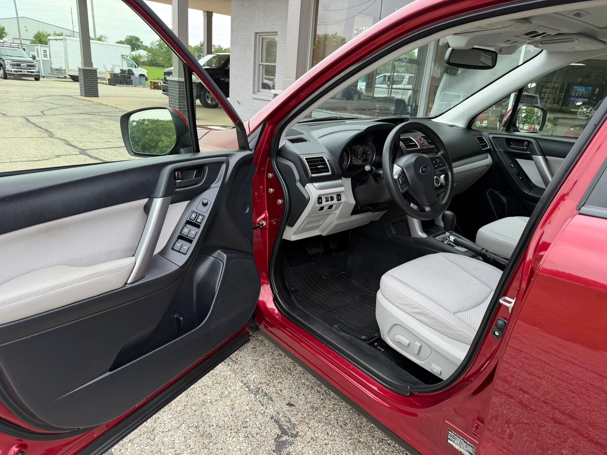 Used 2016 Subaru Forester 2.5i Premium AWD/4WD image 9