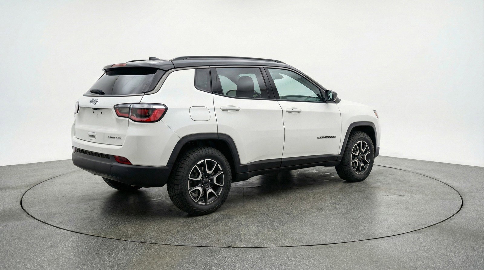 Used 2025 Jeep Compass Trailhawk AWD/4WD image 9