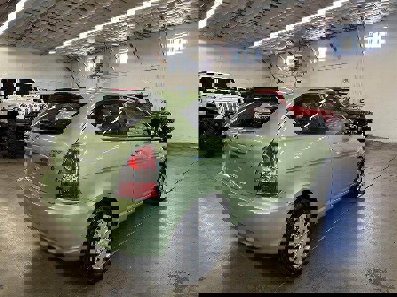 Used 2010 Hyundai Accent GS image 3