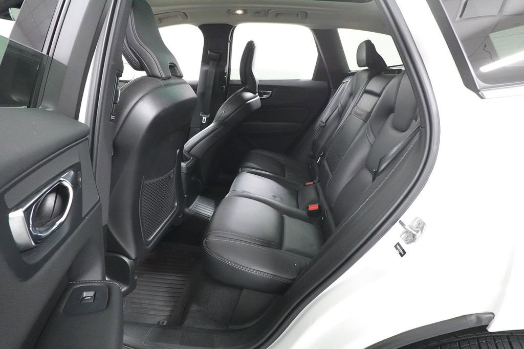 Used 2022 Volvo XC60 T8 Inscription w/ Advanced Package image 28