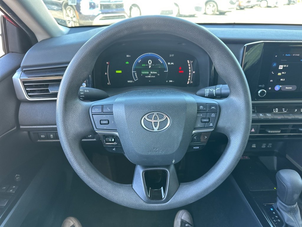 Used 2025 Toyota Camry LE image 21