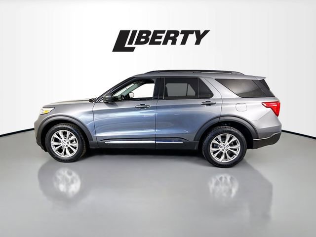 Used 2022 Ford Explorer XLT w/ Equipment Group 202A image 4