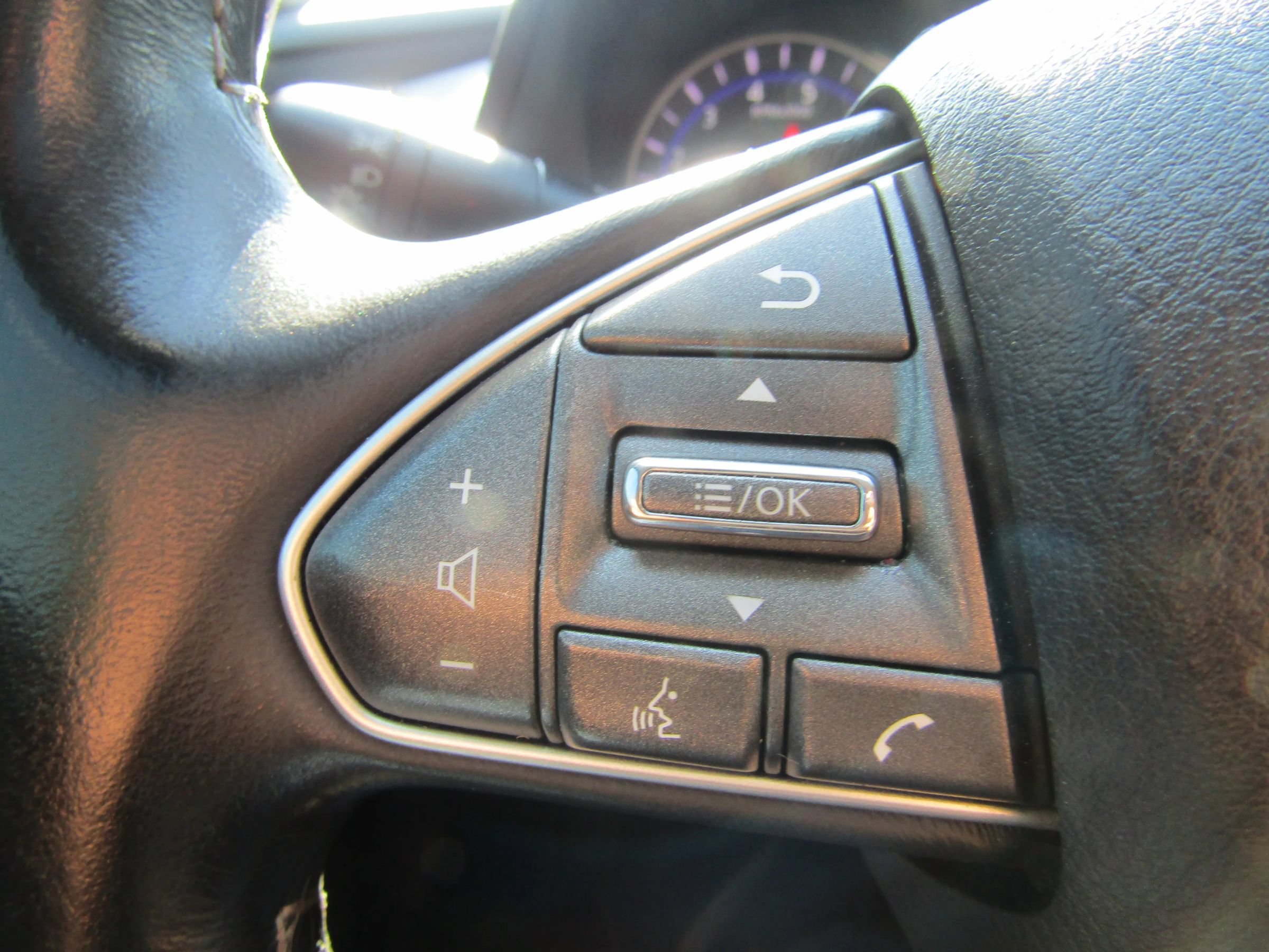 Used 2014 INFINITI Q50 Premium w/ All Weather Package RWD image 23