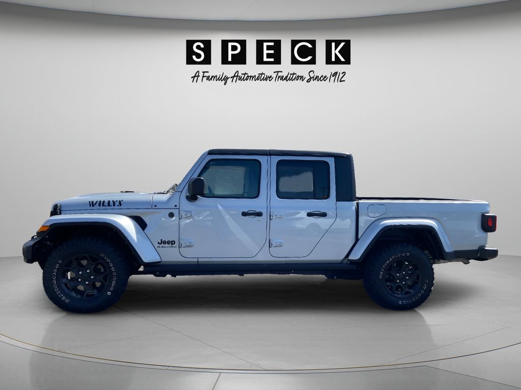 Used 2023 Jeep Gladiator Sport AWD/4WD image 2