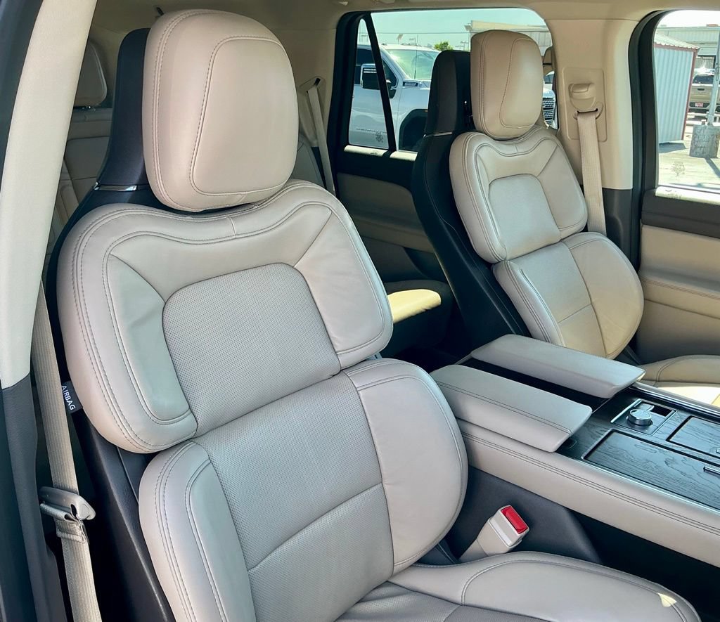 Used 2024 Lincoln Navigator Reserve w/ Monochromatic Package AWD/4WD image 23