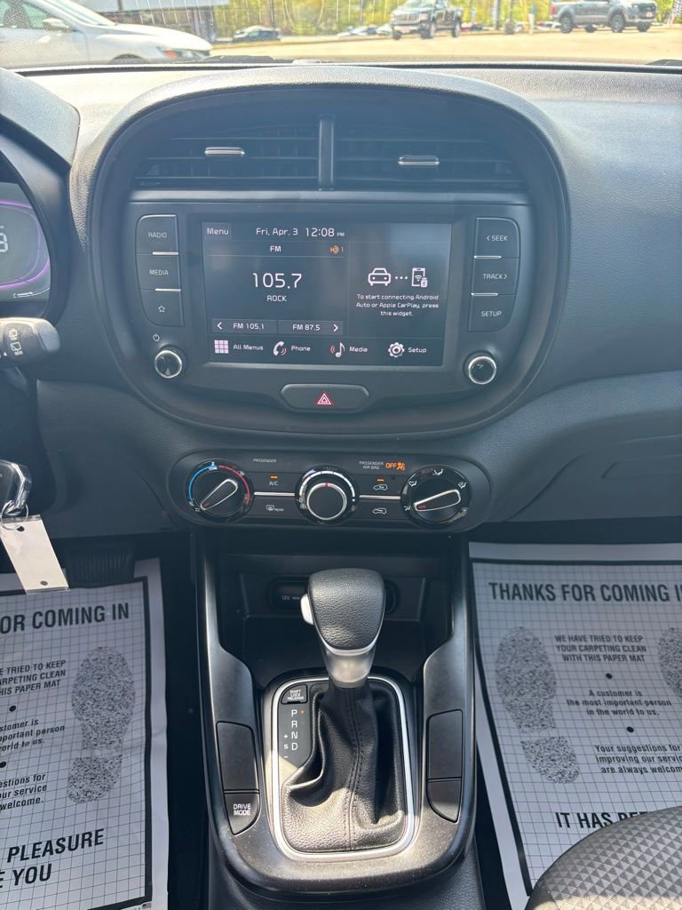Used 2024 Kia Soul LX w/ Option Group 015 FWD image 18