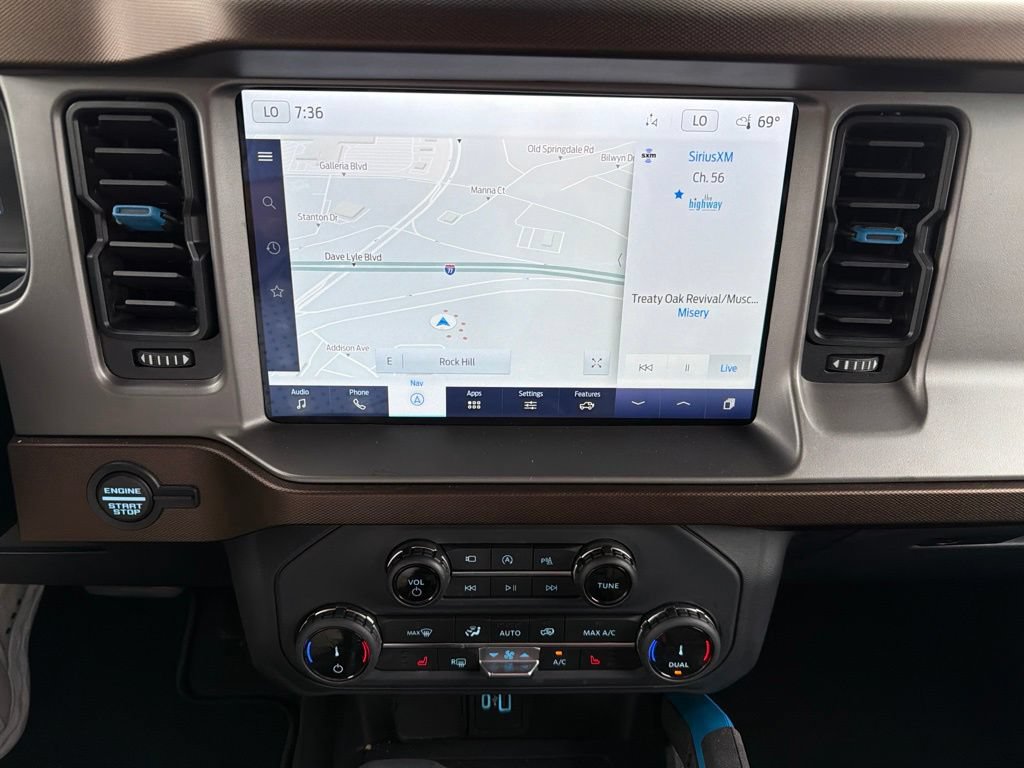Used 2022 Ford Bronco Outer Banks AWD/4WD image 2