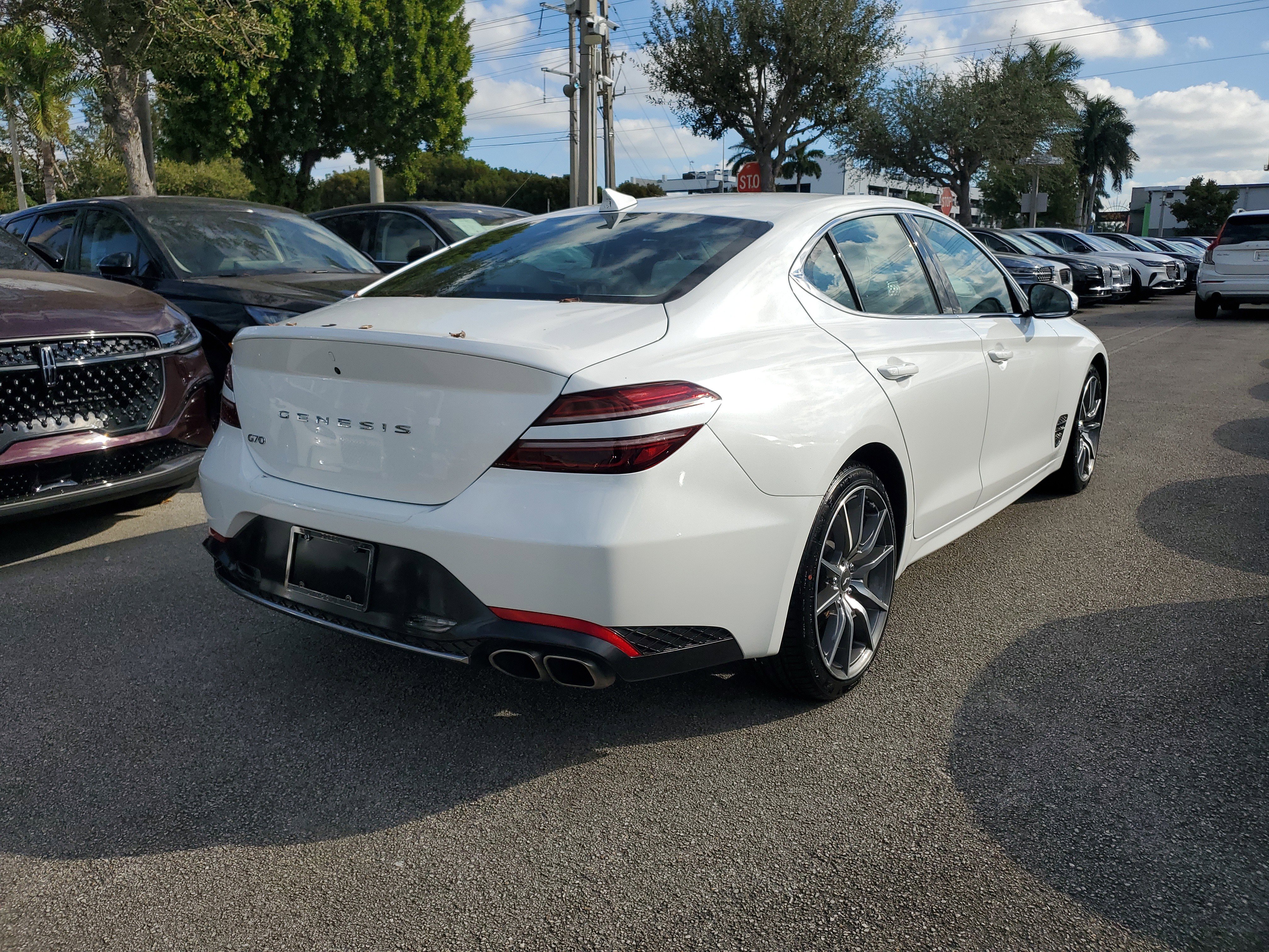 Used 2023 Genesis G70 2.0T image 6