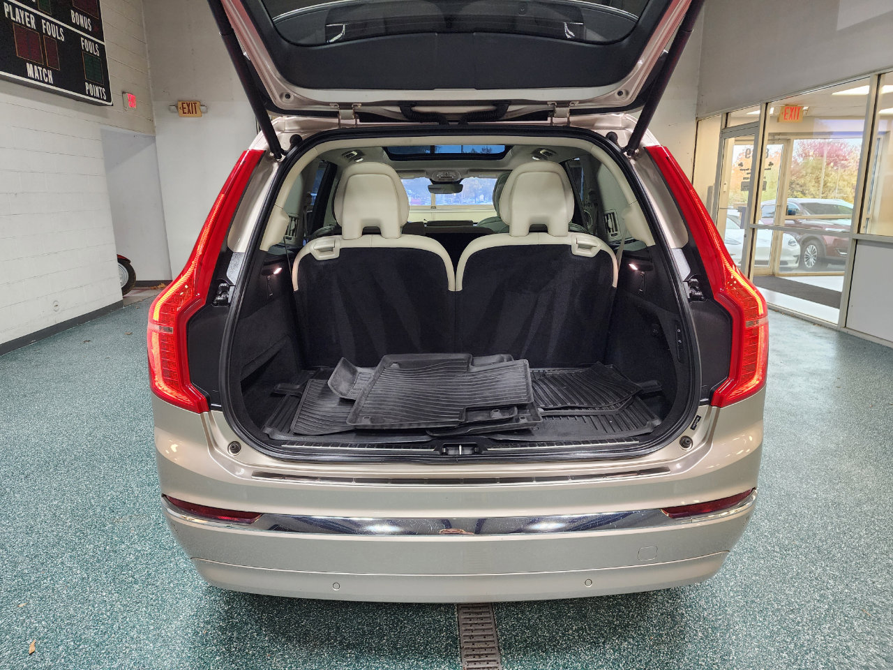 Used 2023 Volvo XC90 B6 Ultimate w/ Protection Package Premier image 22