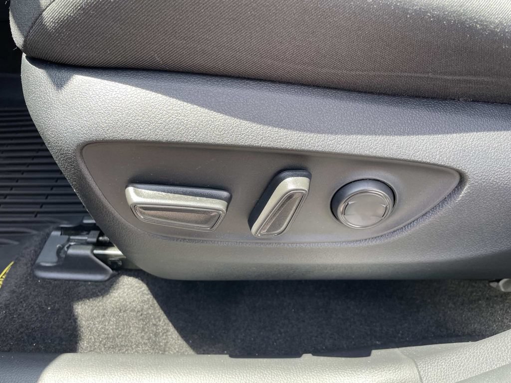 Used 2023 Toyota RAV4 XLE FWD image 19