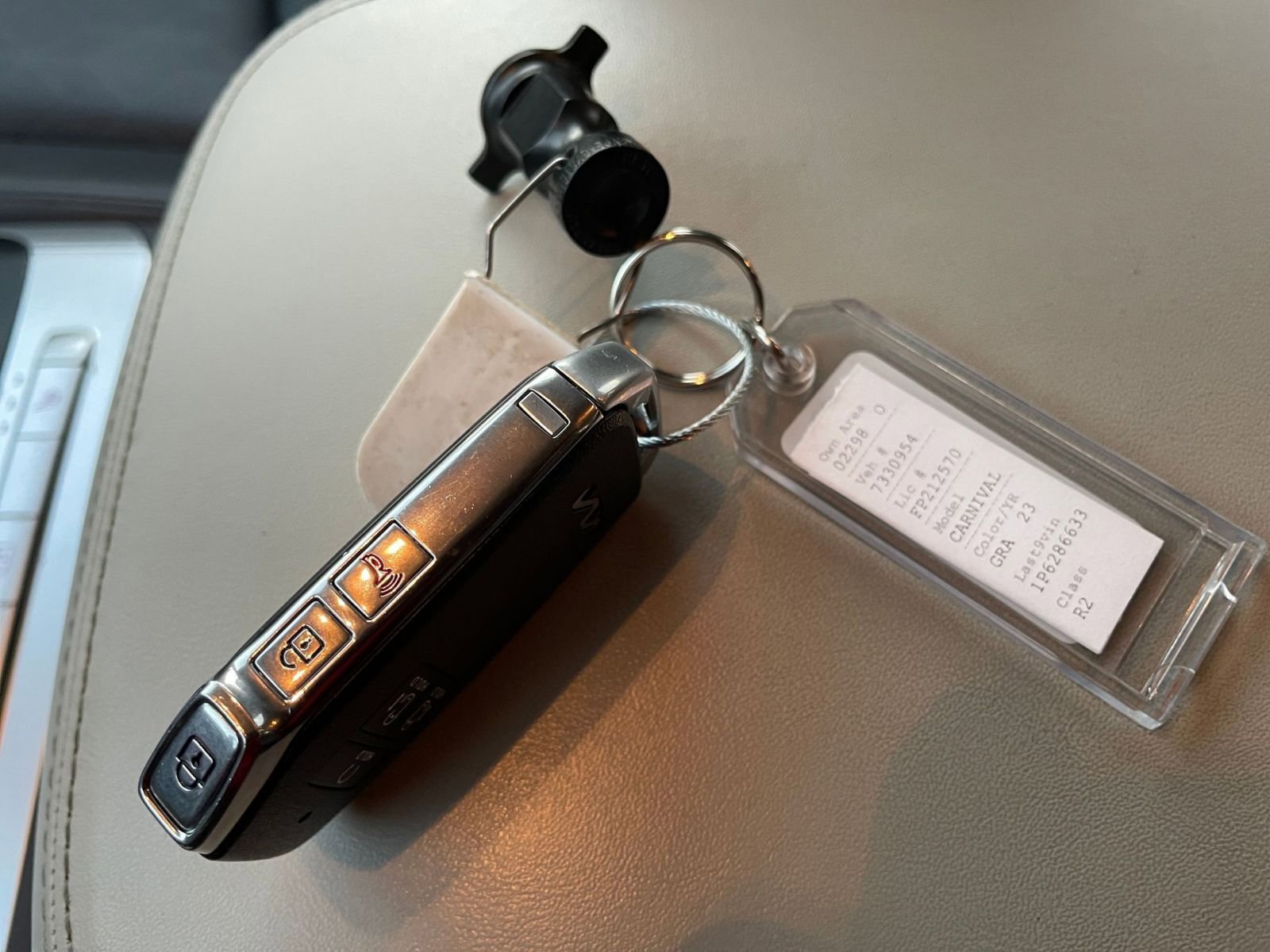 Used 2023 Kia Carnival LX image 23