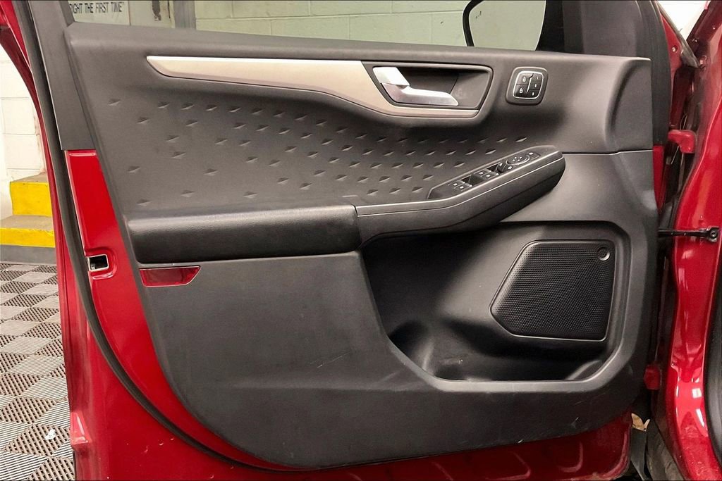Used 2020 Ford Escape SEL AWD/4WD image 16