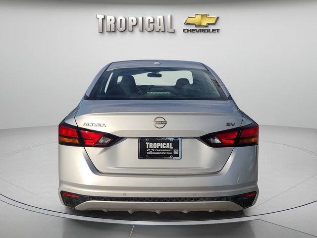 Used 2024 Nissan Altima 2.5 SV FWD image 4