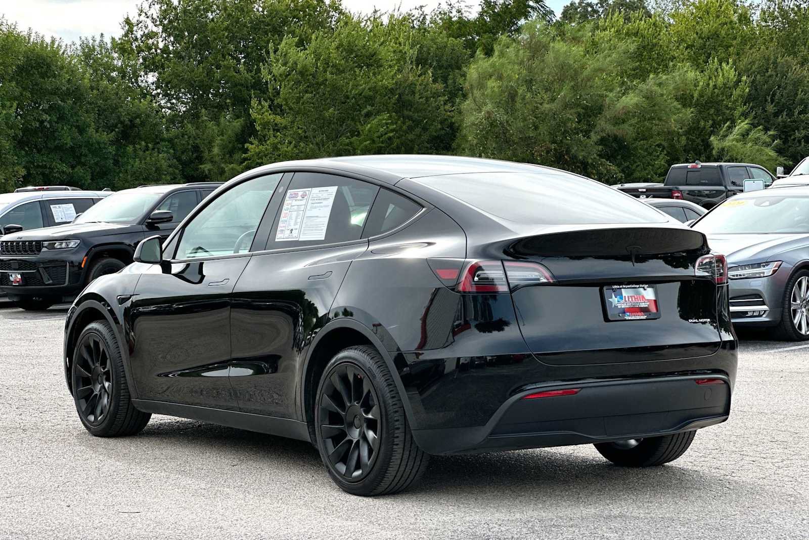 Used 2023 Tesla Model Y Long Range AWD/4WD image 13