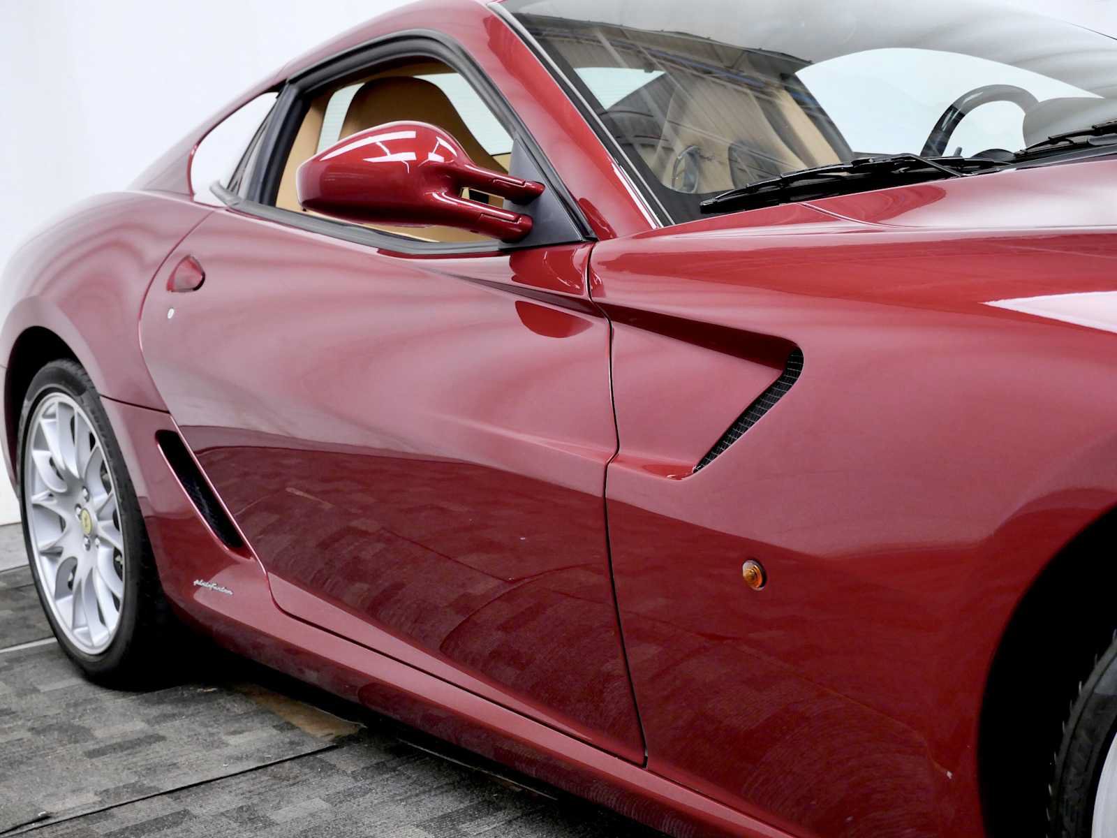 Used 2007 Ferrari 599 GTB Fiorano RWD image 11