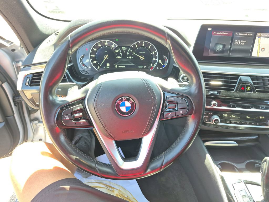 Used 2019 BMW 530i w/ Convenience Package RWD image 14
