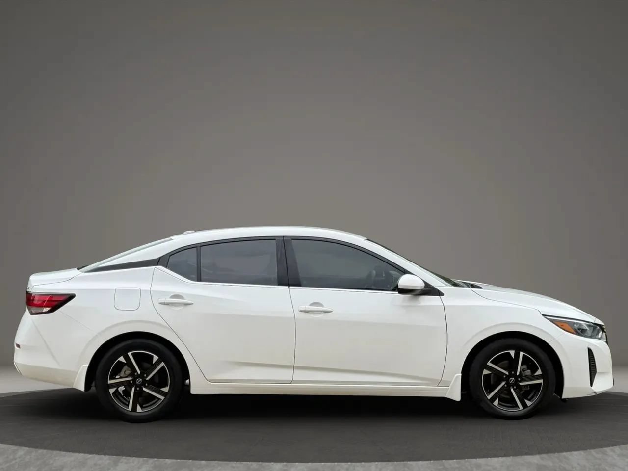Used 2024 Nissan Sentra SV w/ All-Weather Package FWD image 2