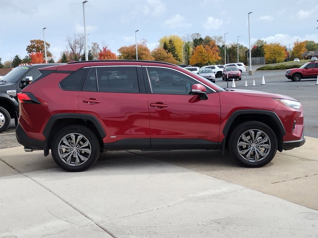 Used 2025 Toyota RAV4 XLE Premium image 15