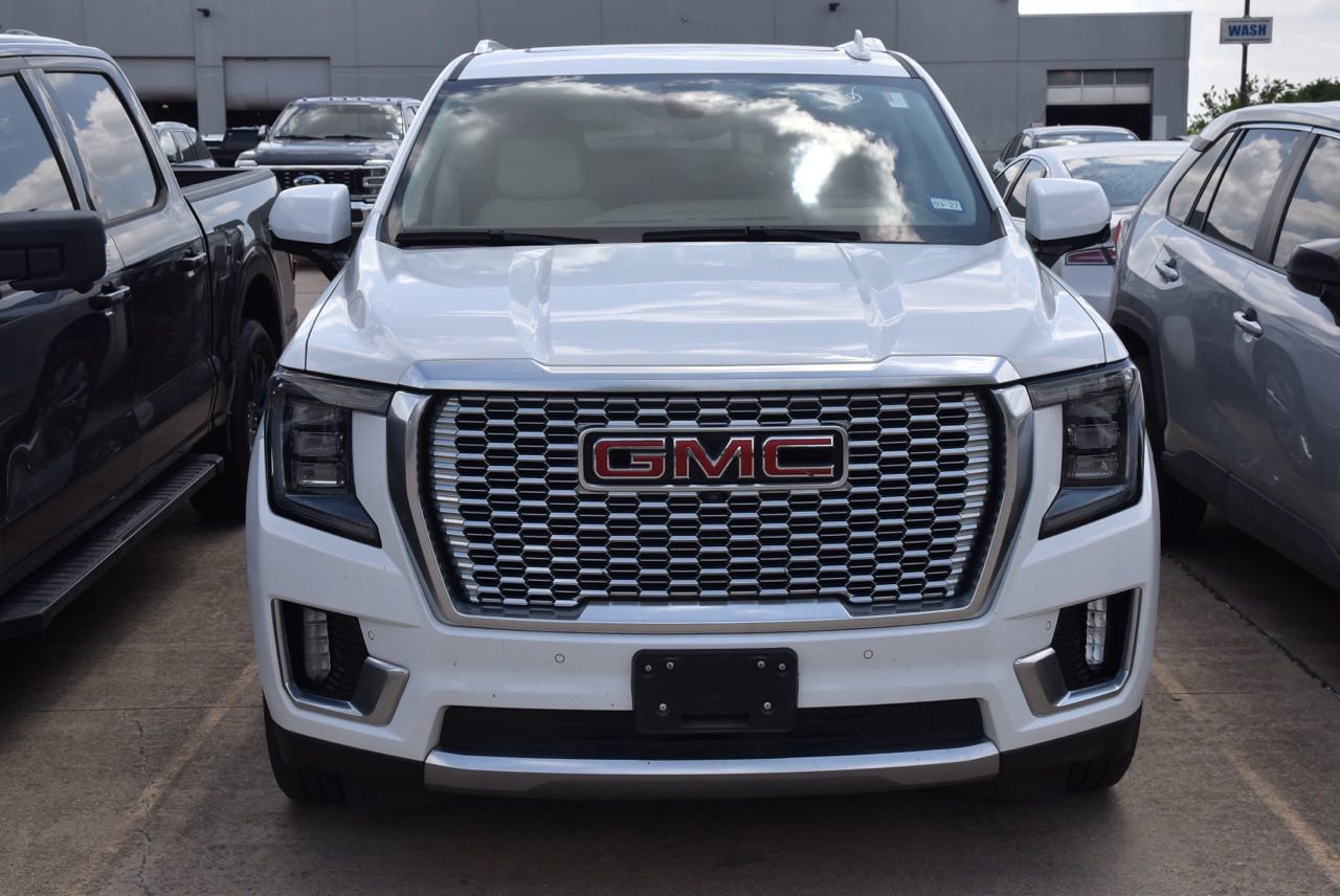 Used 2021 GMC Yukon Denali AWD/4WD image 3