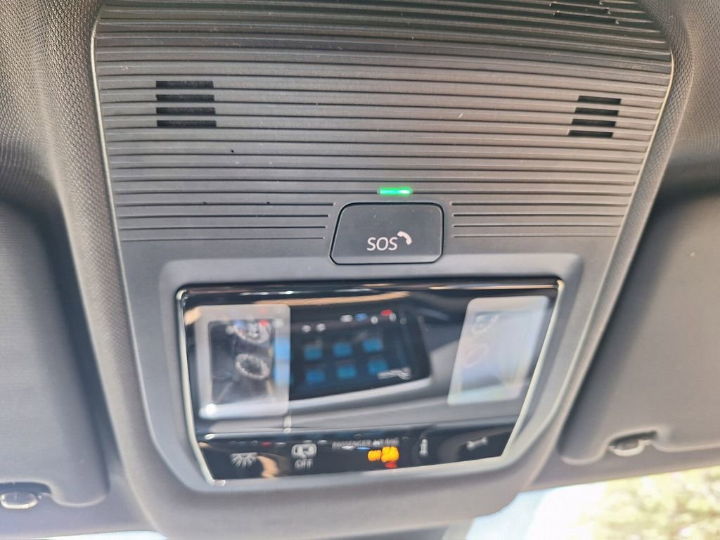 New 2026 Volkswagen Atlas Cross Sport SE image 19