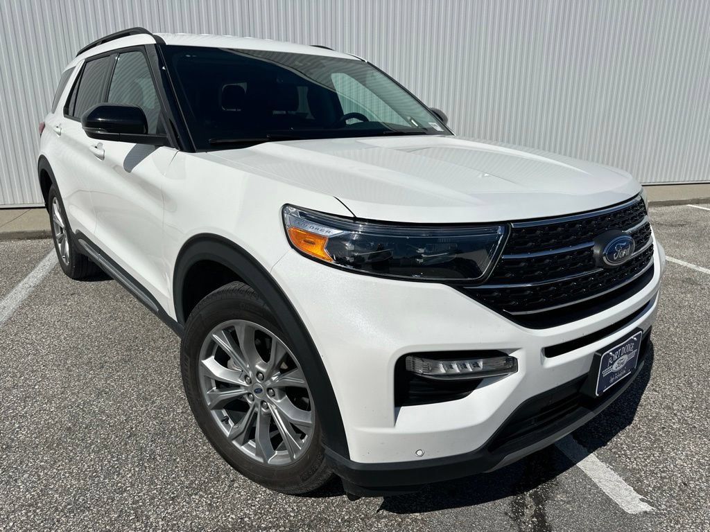 Used 2024 Ford Explorer XLT w/ Equipment Group 202A AWD/4WD image 10