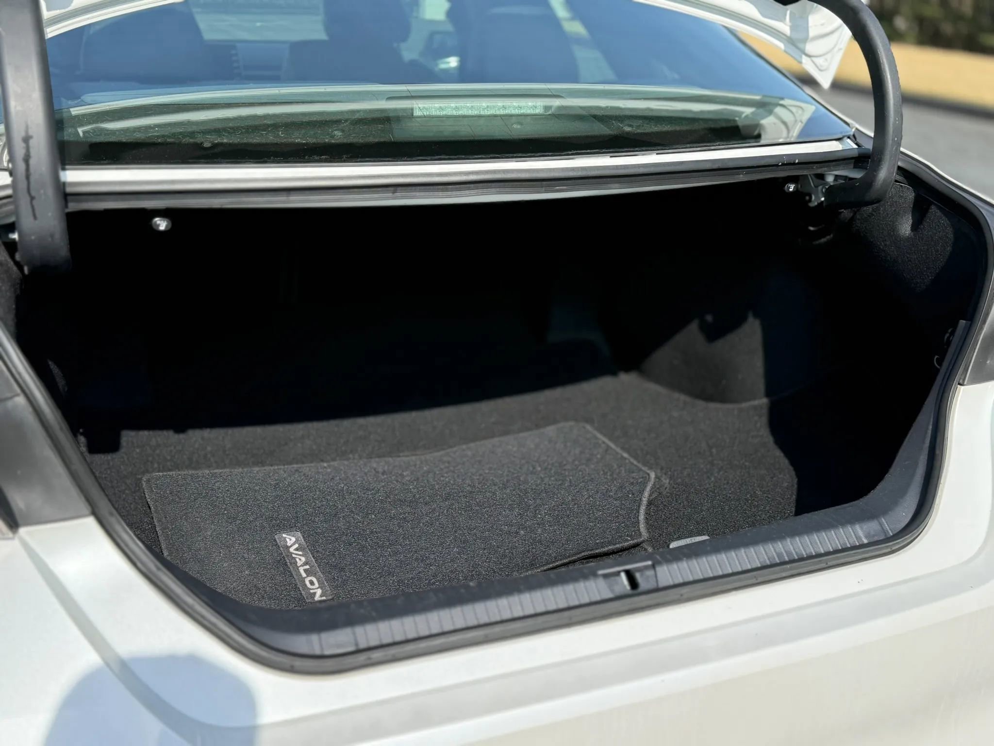 Used 2019 Toyota Avalon XSE image 14