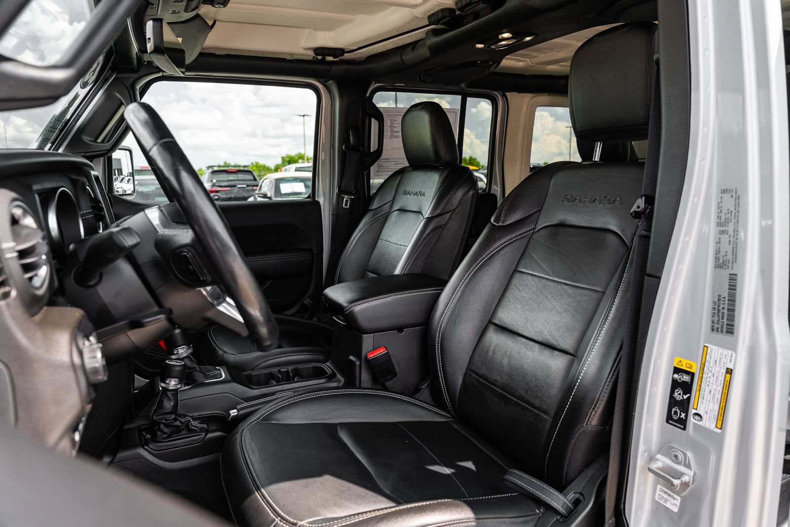 Used 2023 Jeep Wrangler Unlimited Sahara w/ Cold Weather Group AWD/4WD image 19