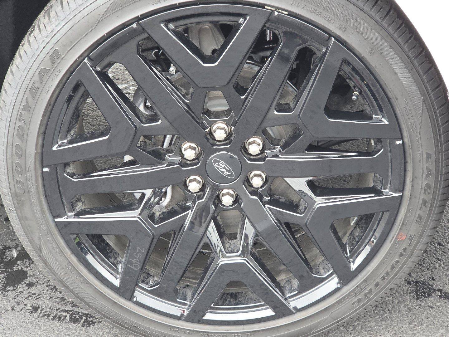 New 2027 Ford Expedition Max Platinum w/ Stealth Performance Package AWD/4WD image 12