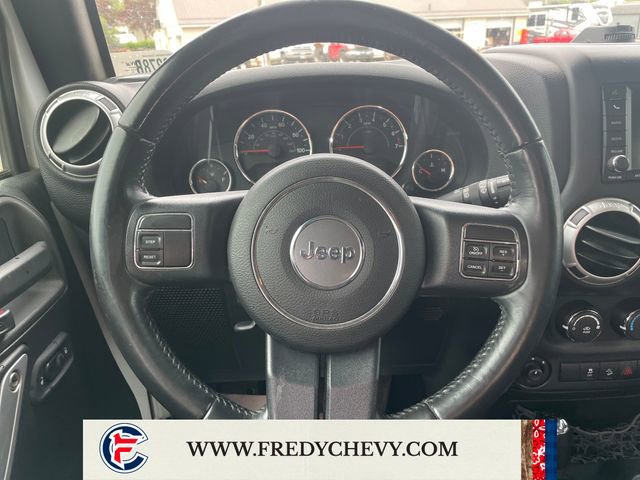 Used 2015 Jeep Wrangler Unlimited Sahara image 13