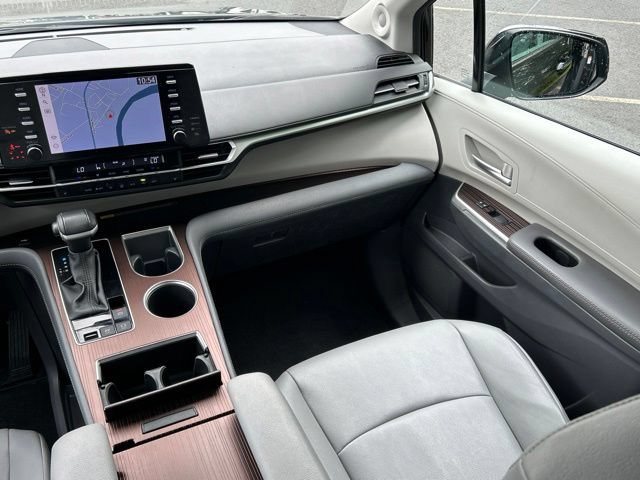 Used 2024 Toyota Sienna XLE w/ XLE Plus Package AWD/4WD image 59