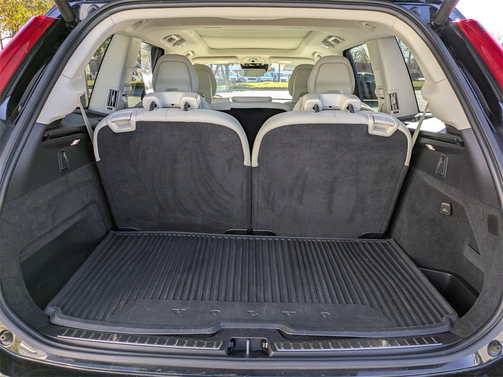 Certified 2022 Volvo XC90 T5 Momentum w/ Climate Package image 13
