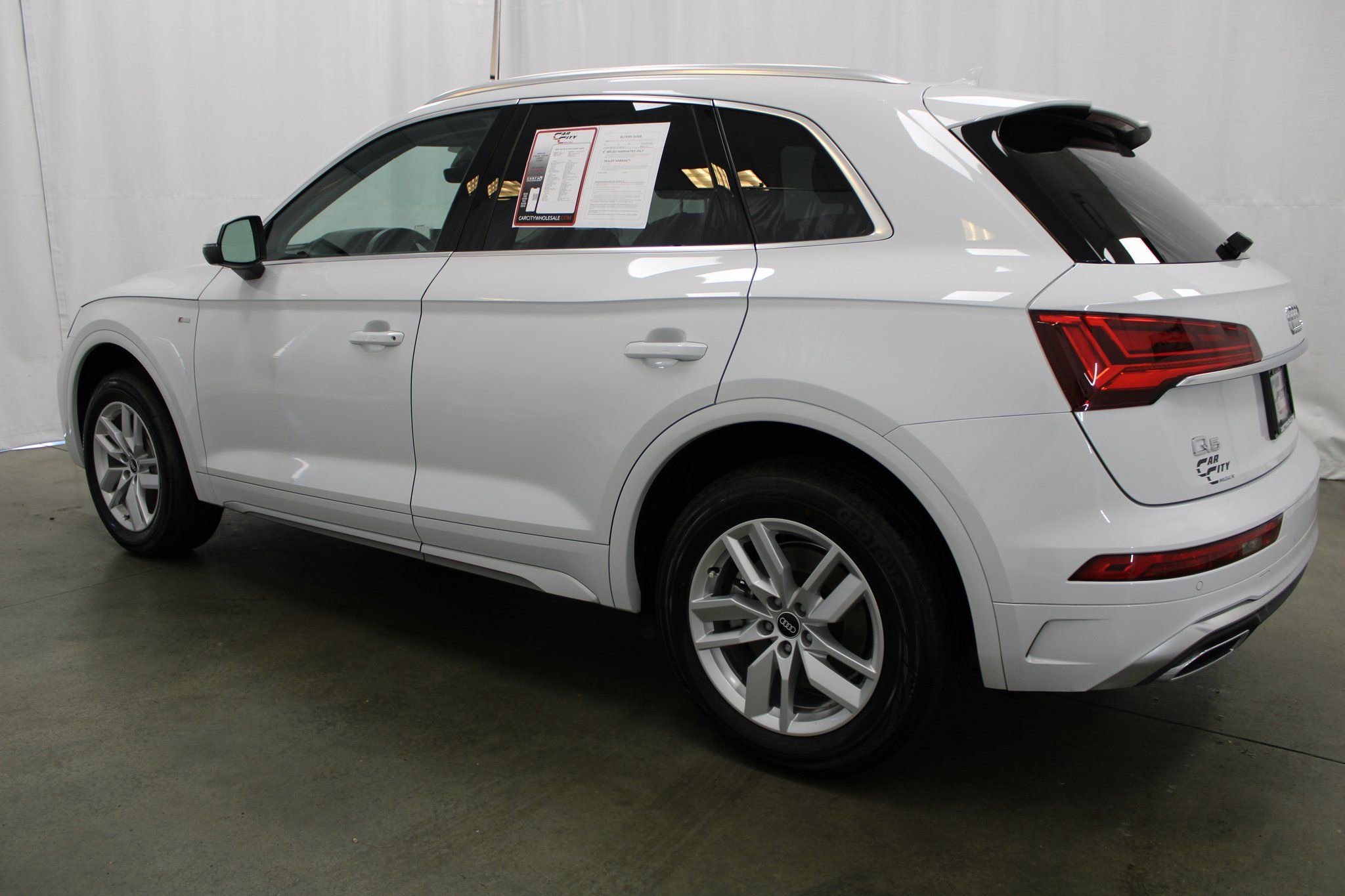 Used 2022 Audi Q5 2.0T Premium w/ Convenience Package image 9