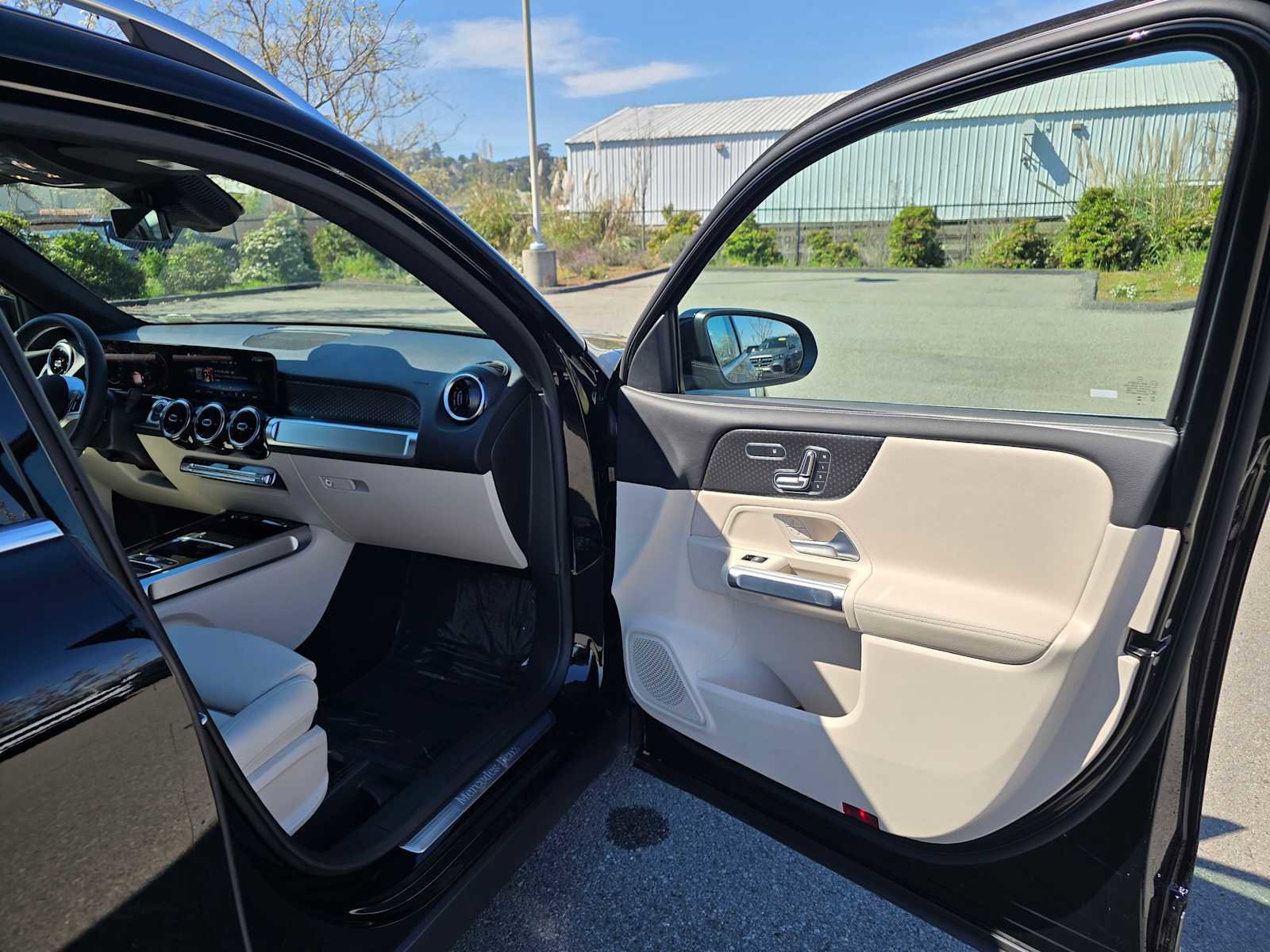 Used 2026 Mercedes-Benz GLB 250 image 12