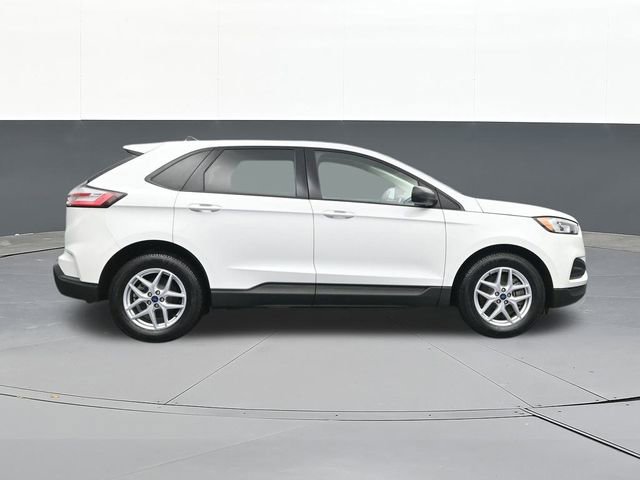 Used 2021 Ford Edge SE image 18