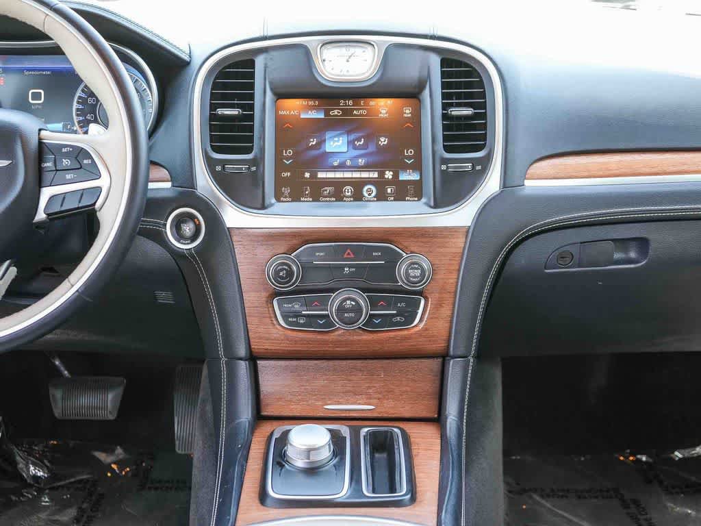 Used 2016 Chrysler 300 C Platinum RWD image 13