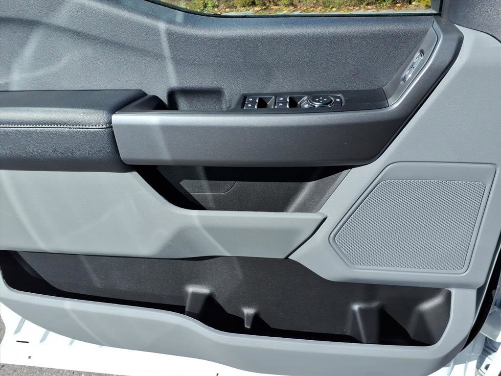 New 2026 Ford F350 4x4 Crew Cab Super Duty image 11