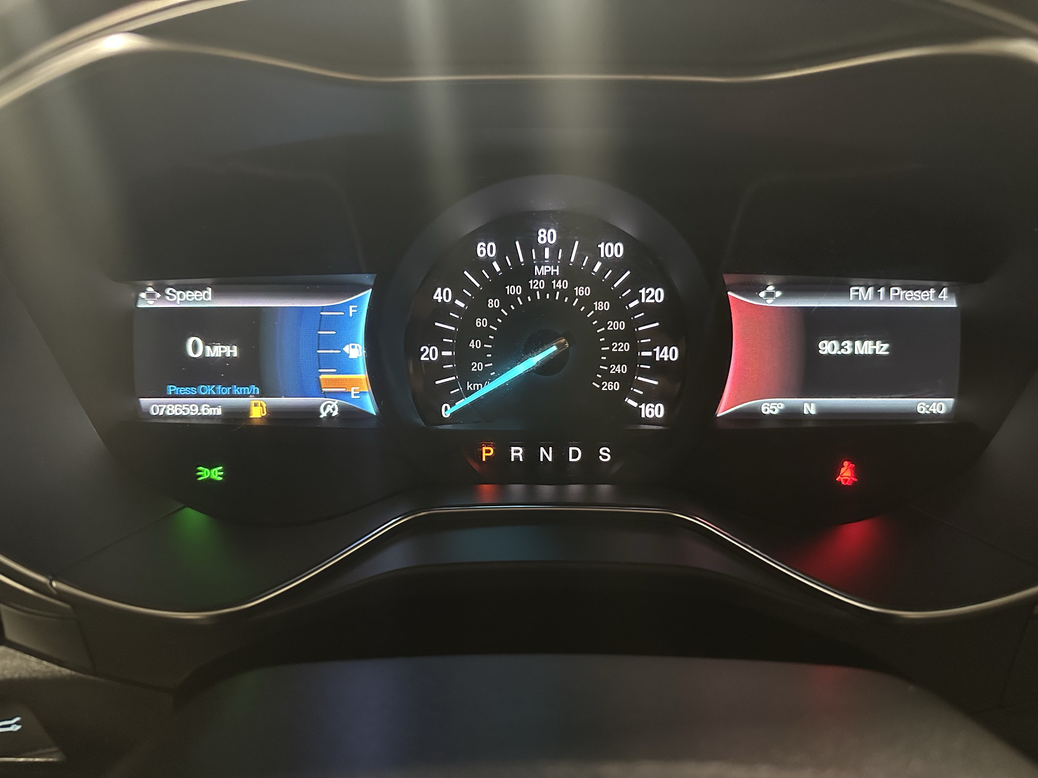 Used 2017 Ford Fusion SE w/ Fusion SE Technology Package FWD image 8