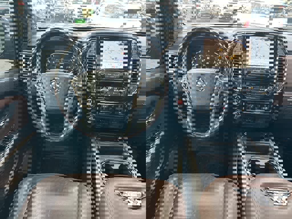 Used 2021 Nissan Titan Platinum Reserve w/ Moonroof Package image 11