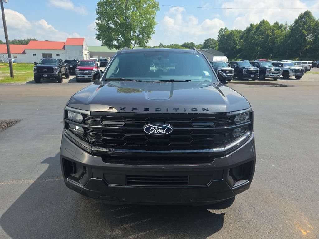 New 2027 Ford Expedition Platinum w/ Stealth Performance Package AWD/4WD image 3