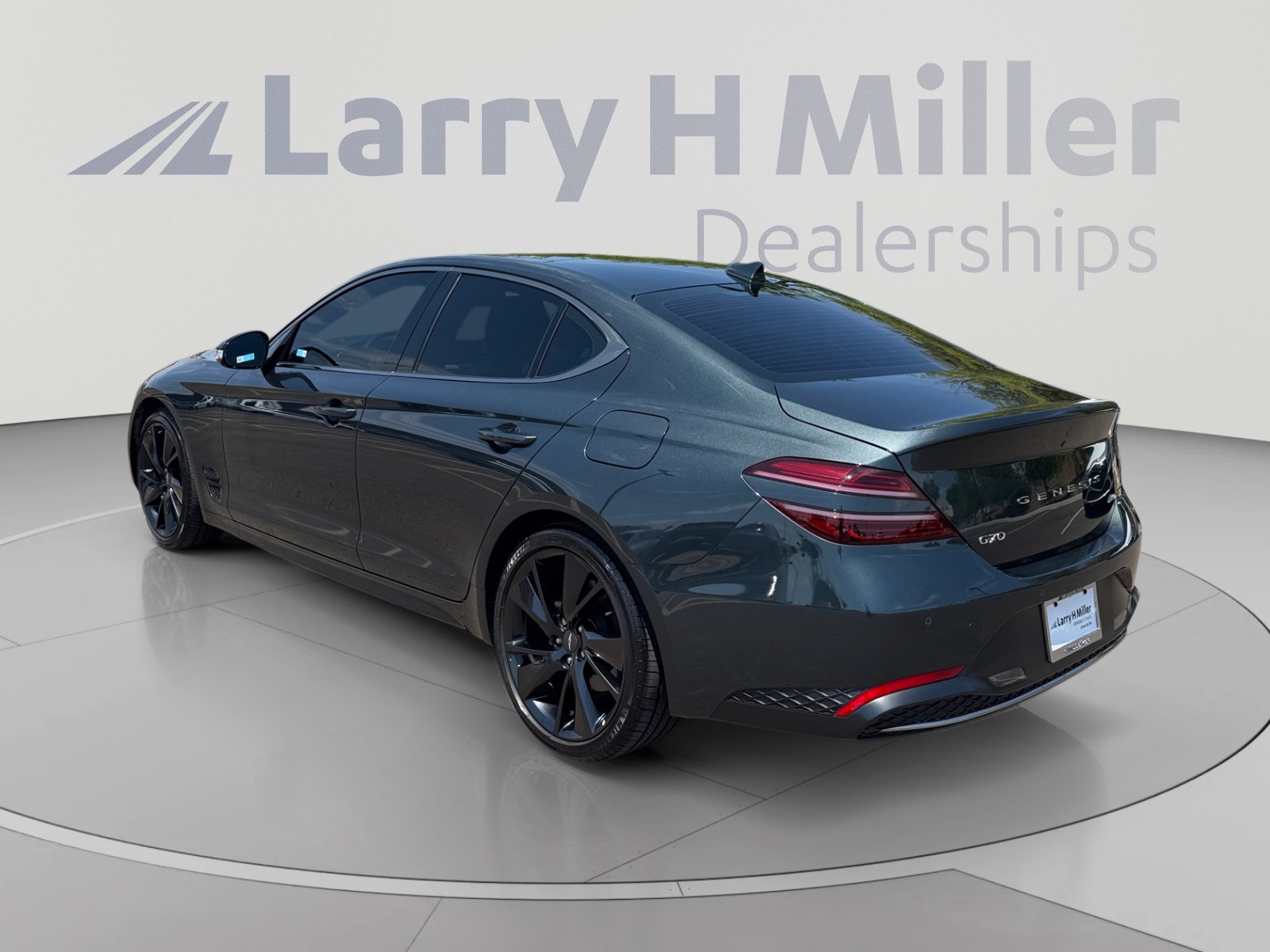 Used 2023 Genesis G70 2.0T w/ Sport Prestige Package AWD/4WD image 3