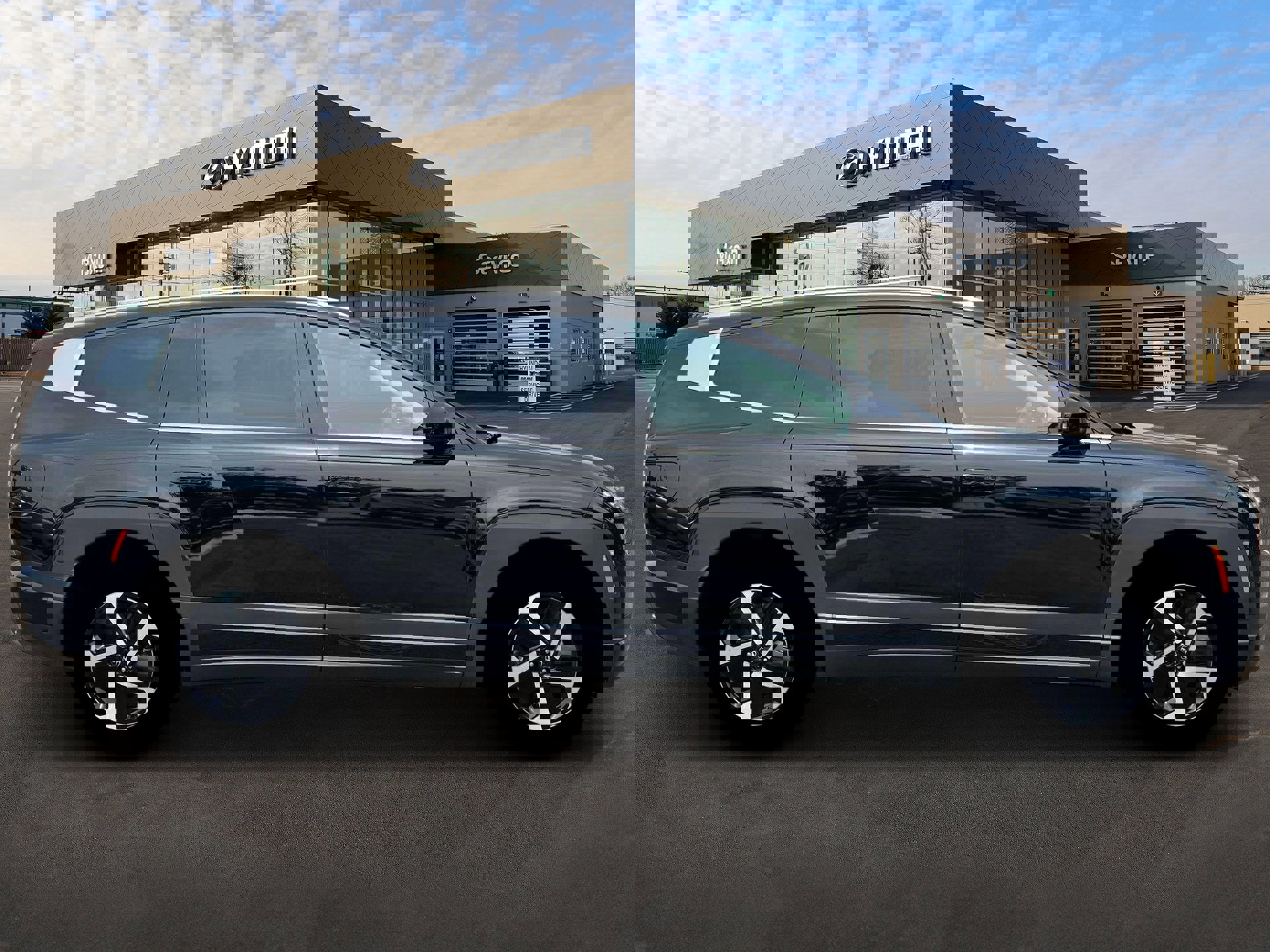 New 2026 Hyundai Ioniq 9 SE image 9