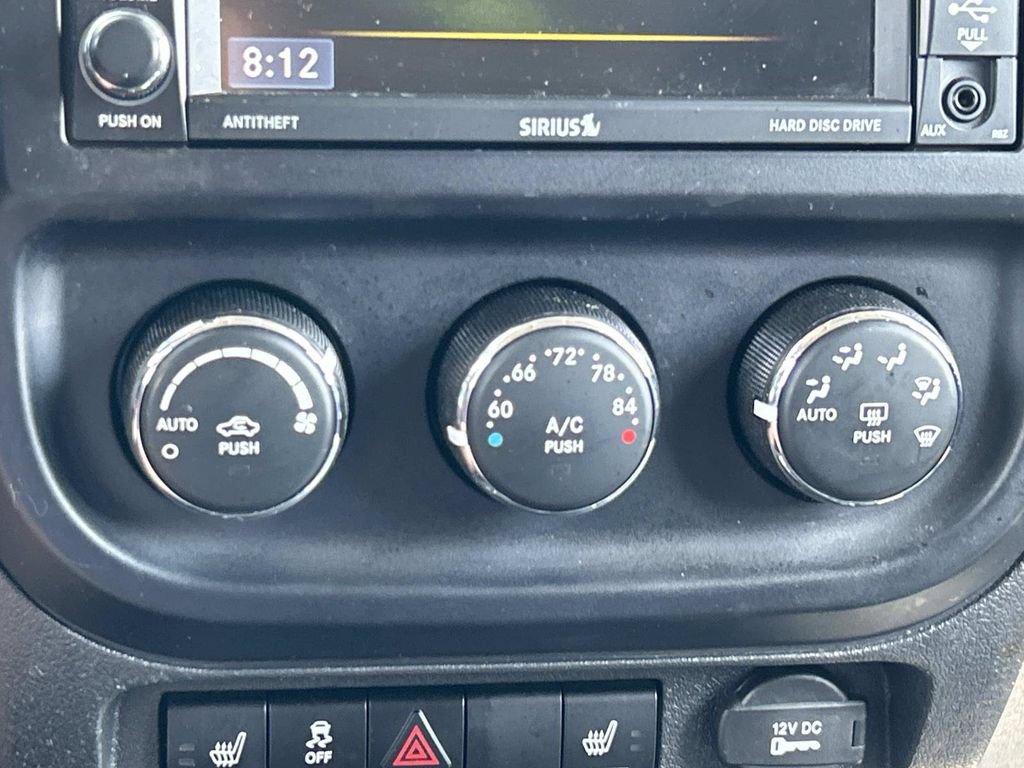 Used 2016 Jeep Patriot Latitude AWD/4WD image 32