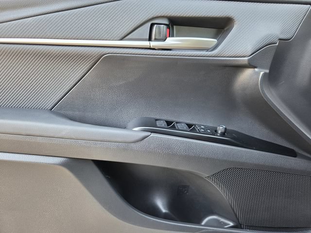 Used 2025 Toyota Camry SE w/ Convenience Package FWD image 19