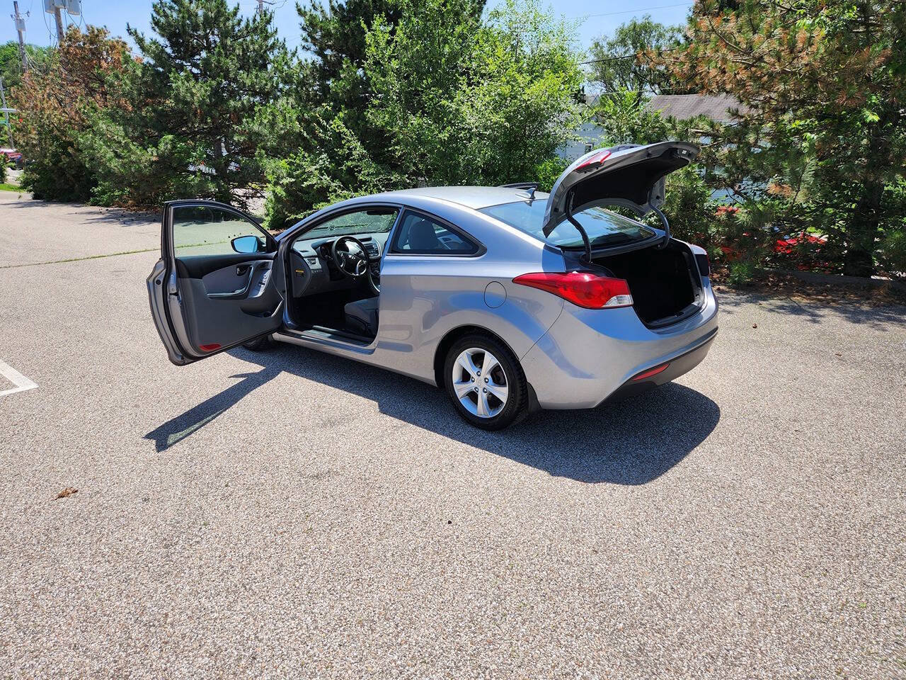 Used 2013 Hyundai Elantra FWD image 14