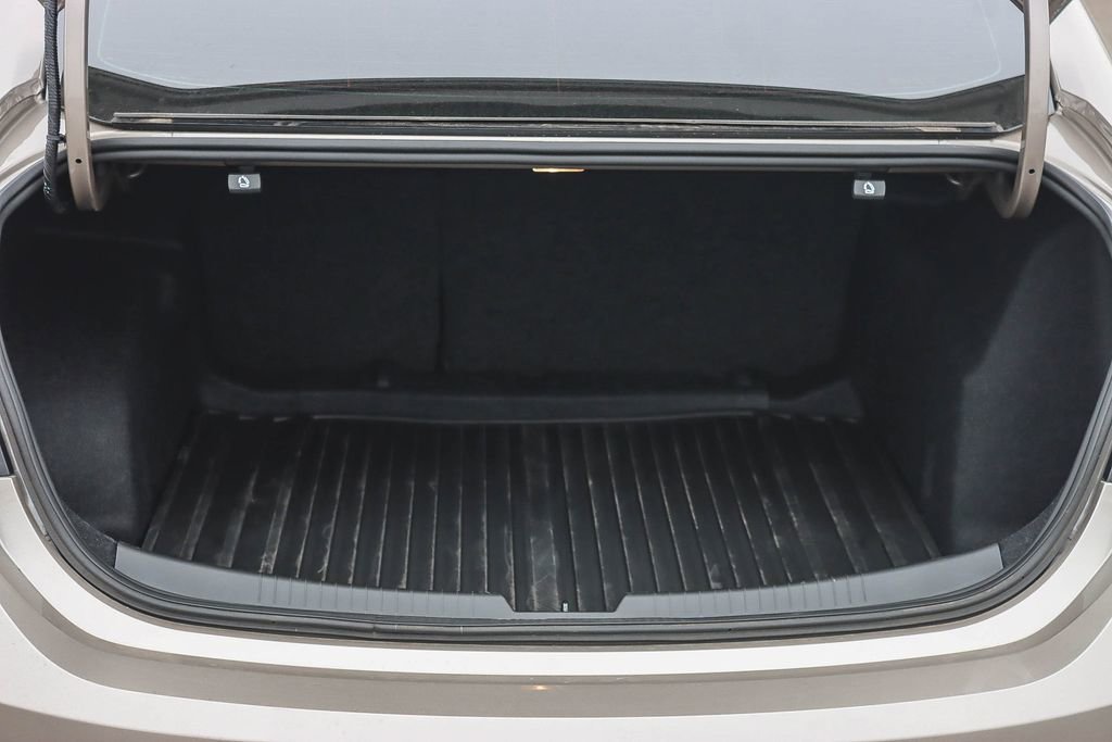 Used 2025 Chevrolet Malibu LT image 25