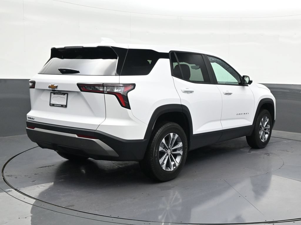Used 2026 Chevrolet Equinox LT w/ Safety and Technology Package FWD image 5