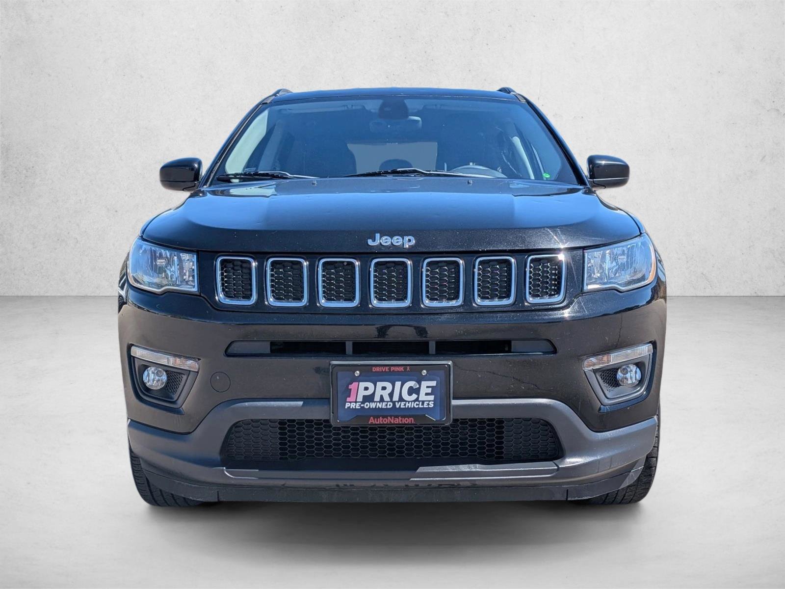 Used 2017 Jeep Compass Latitude AWD/4WD image 2