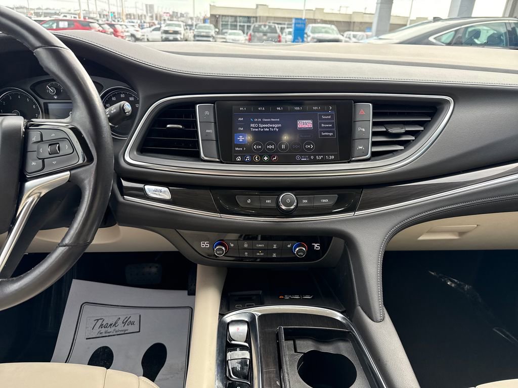 Used 2024 Buick Enclave Essence w/ LPO, Touring Package image 21