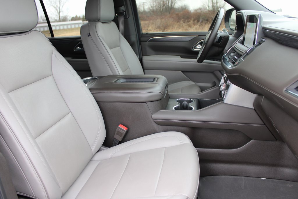 Used 2023 GMC Yukon SLT w/ SLT Luxury Package image 24